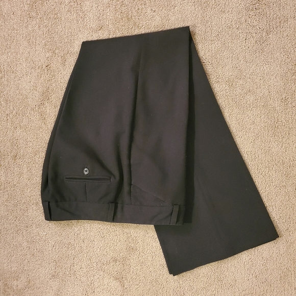 Solid Black Express Editor Pants EUC Size 6 6R - Picture 1 of 1